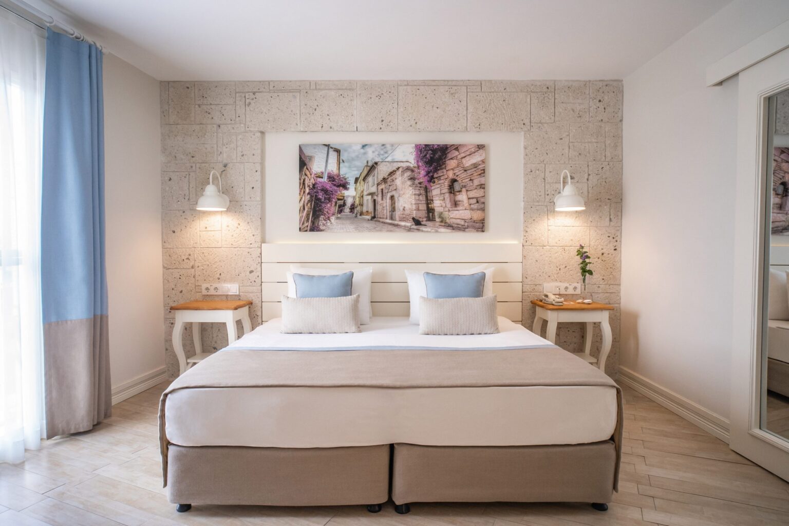 Premium Corner Room 1