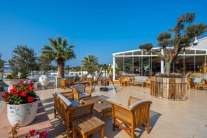 MW Phokaia Beach & Resort - Teras Bar & Green House