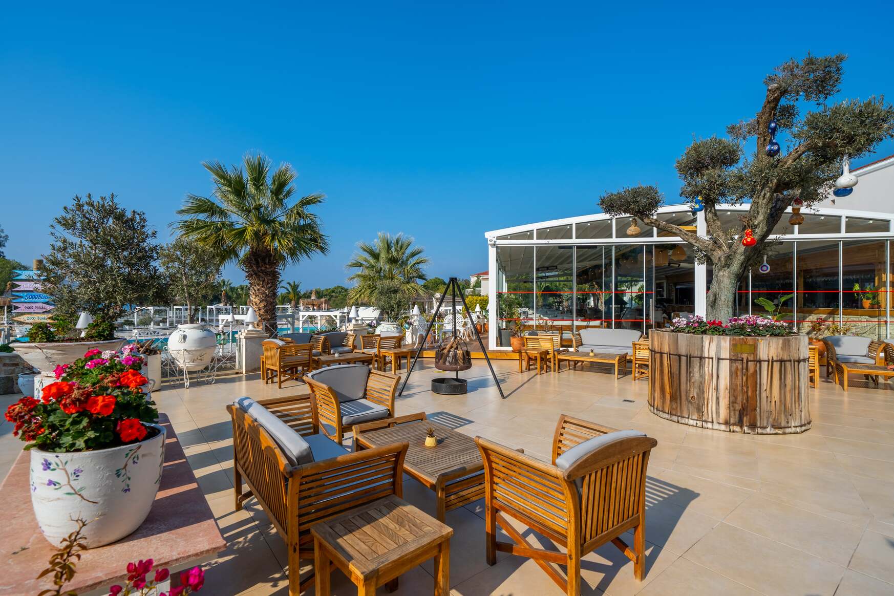 MW Phokaia Beach & Resort - Teras Bar & Green House